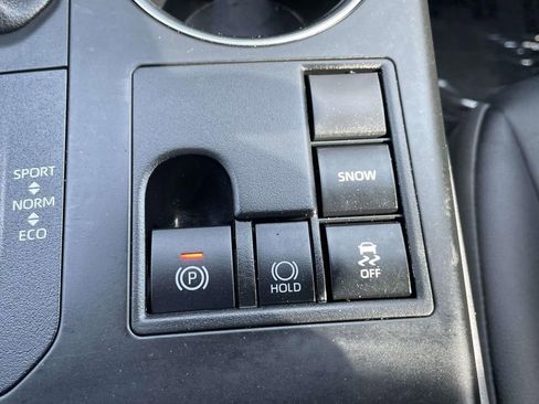 Used 2024 Toyota Highlander XLE image 36