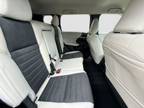 New 2026 Mitsubishi Outlander SE FWD image 28