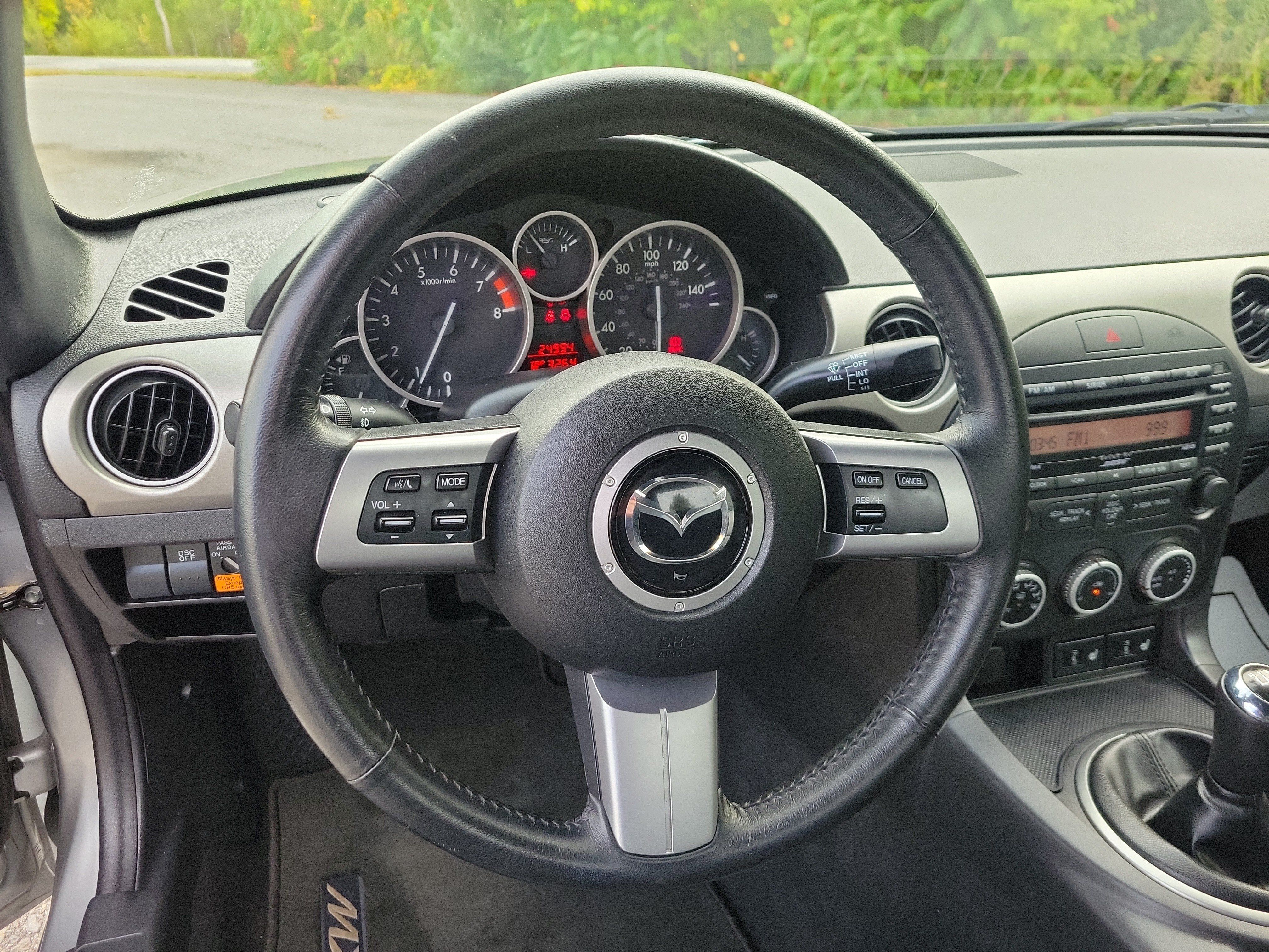 Used 2011 MAZDA MX-5 Miata Grand Touring w/ Premium Pkg RWD image 20