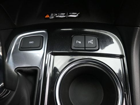 Certified 2024 Chevrolet Equinox Premier AWD/4WD image 18