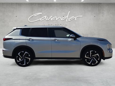 Used 2024 Mitsubishi Outlander FWD image 17