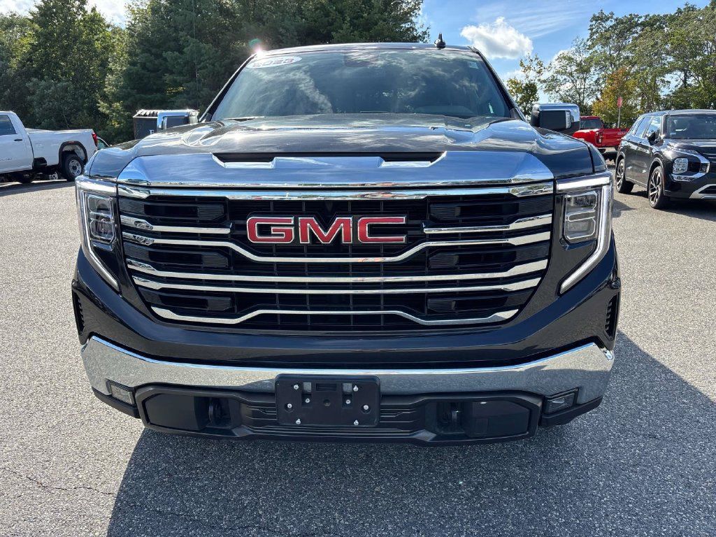 Used 2023 GMC Sierra 1500 SLT w/ SLT Premium Package AWD/4WD image 9
