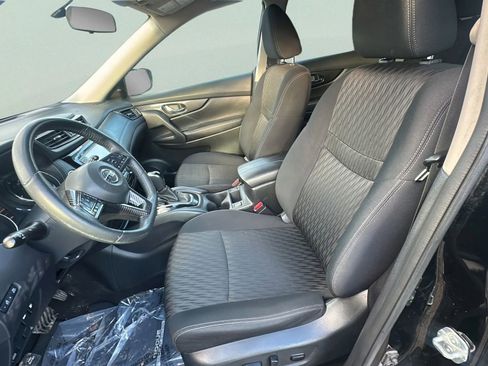 Used 2018 Nissan Rogue SV w/ Premium Package AWD/4WD image 9