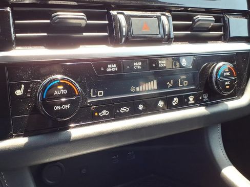 Certified 2024 Nissan Pathfinder SL AWD/4WD image 23