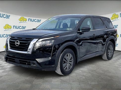 Used 2024 Nissan Pathfinder S image 3
