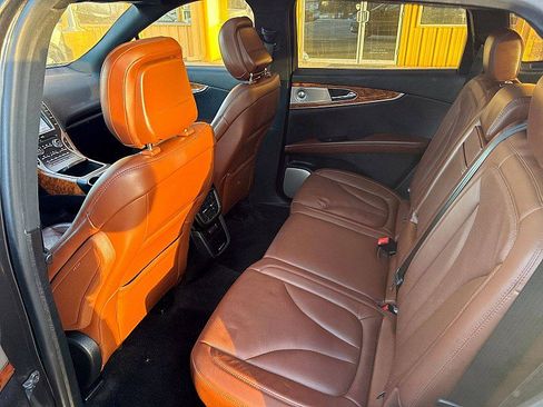 Used 2020 Lincoln Nautilus Reserve w/ Equipment Group 202A image 12