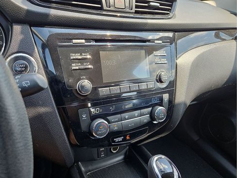 Used 2017 Nissan Rogue Sport SV AWD/4WD image 16