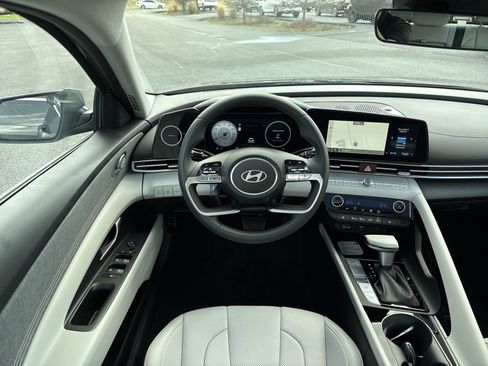 New 2026 Hyundai Elantra Limited FWD image 16