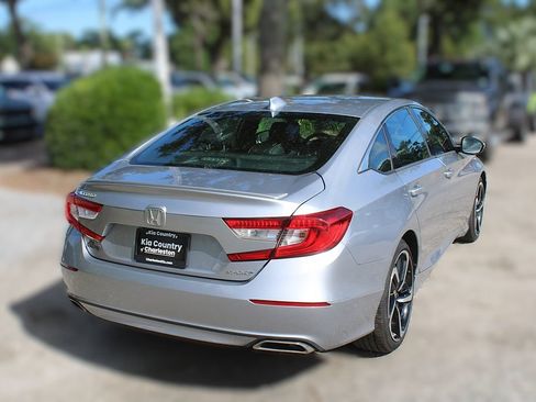 Used 2018 Honda Accord Sport image 9