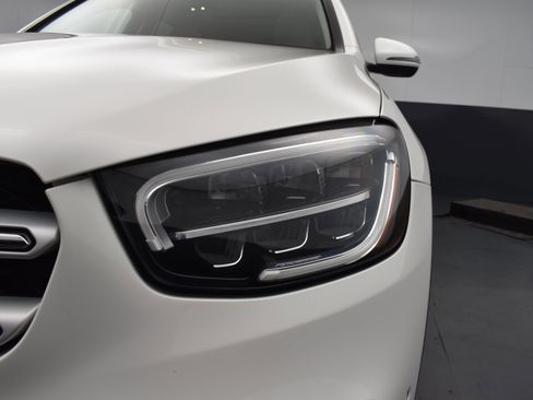 Used 2022 Mercedes-Benz GLC 300 4MATIC image 5