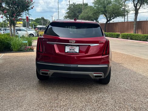 Used 2024 Cadillac XT5 Premium Luxury FWD image 9