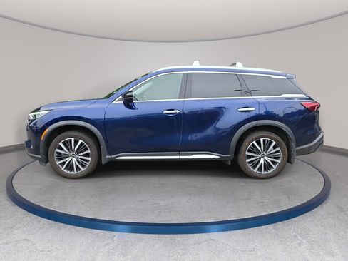 Used 2023 INFINITI QX60 Sensory w/ Vision Package FWD image 3
