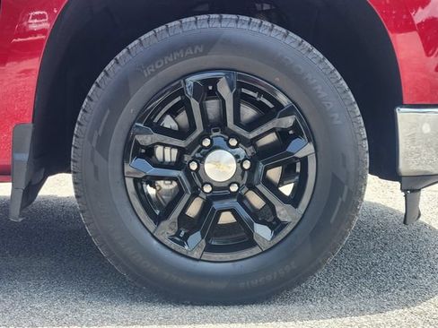 Used 2024 Chevrolet Silverado 1500 LT AWD/4WD image 11