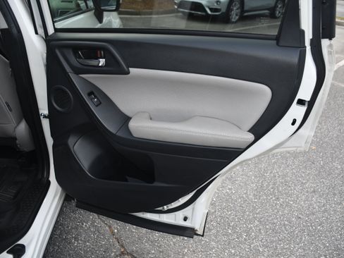 Used 2016 Subaru Forester 2.5i Limited AWD/4WD image 20