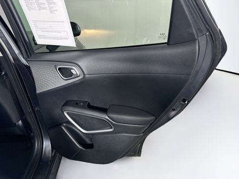 Used 2025 Kia Soul LX w/ LX Technology Package image 28