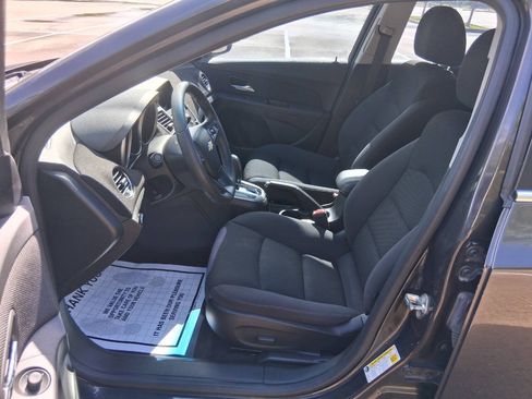 Used 2016 Chevrolet Cruze LT FWD image 10
