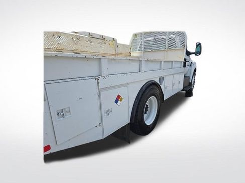 Used 2017 Ford F750 2WD Regular Cab Super Duty image 5