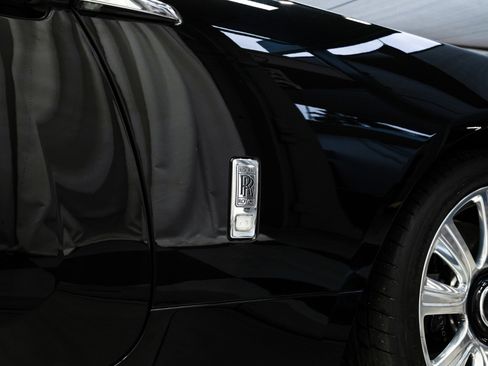 Used 2017 Rolls-Royce Dawn RWD image 37