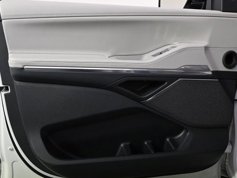 New 2026 Lincoln Navigator L Reserve w/ Jet Appearance Package image 23