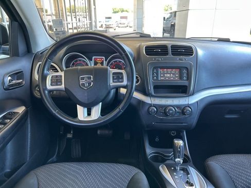 Used 2020 Dodge Journey SE w/ SE Popular Equipment Group FWD image 14