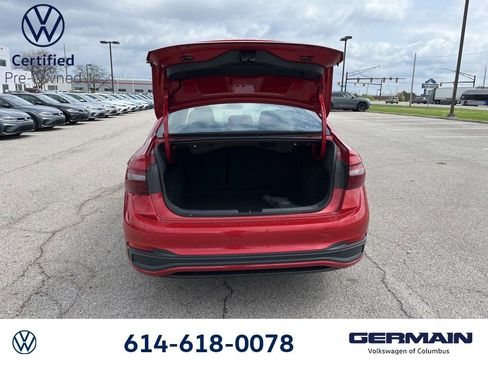 Used 2025 Volkswagen Jetta Sport image 17