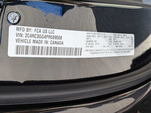 Used 2023 Chrysler Pacifica Limited w/ S Appearance Package AWD/4WD image 30