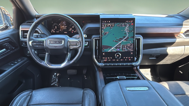 Used 2025 GMC Yukon Denali AWD/4WD image 10