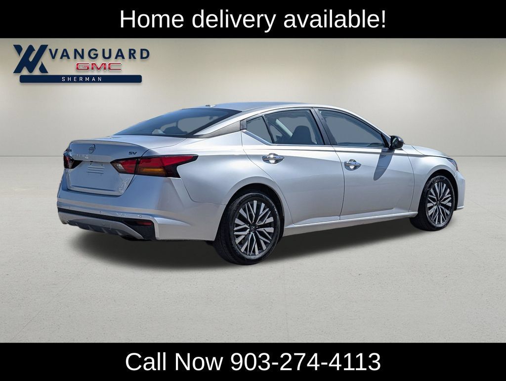 Used 2024 Nissan Altima 2.5 SV FWD image 8