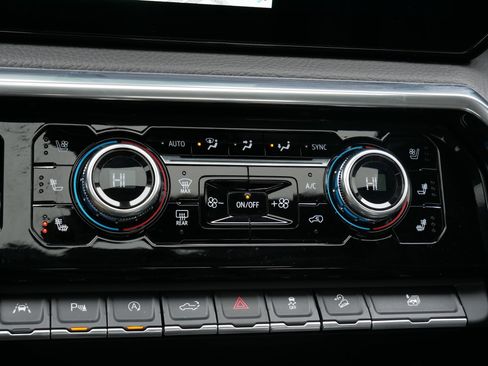 Used 2023 GMC Sierra 1500 Denali w/ Denali Reserve Package image 23