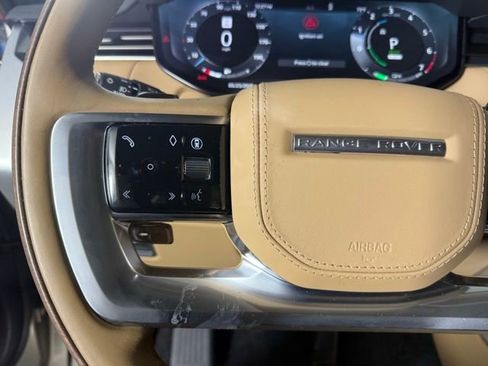 Used 2025 Land Rover Range Rover SE AWD/4WD image 18