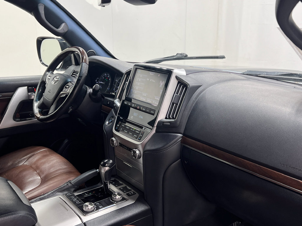 Used 2019 Toyota Land Cruiser AWD/4WD image 21