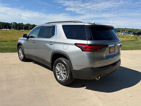 Used 2023 Chevrolet Traverse LT FWD image 7