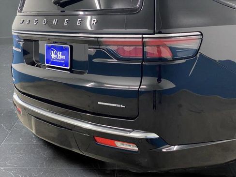 Used 2023 Jeep Wagoneer L Series III w/ Preferred Equipment Group image 40