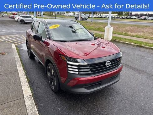 Used 2025 Nissan Kicks SR AWD/4WD image 2