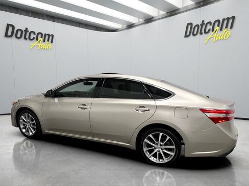 Used 2014 Toyota Avalon XLE Premium image 4
