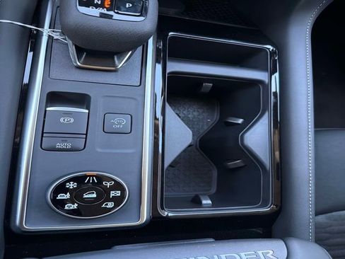 New 2026 Nissan Pathfinder SV AWD/4WD image 29