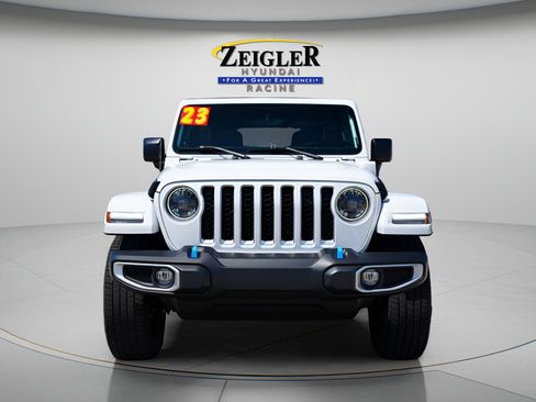 Used 2023 Jeep Wrangler Unlimited Sahara w/ Cold Weather Group AWD/4WD image 2