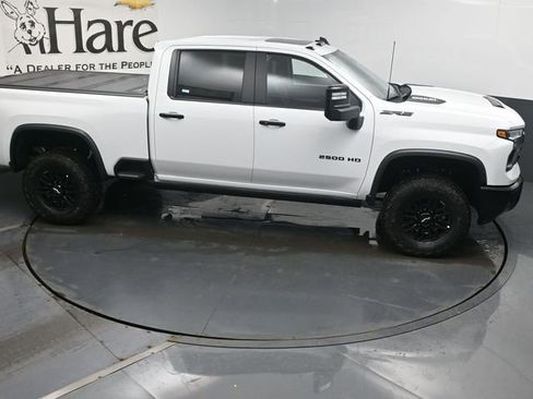 New 2026 Chevrolet Silverado 2500 ZR2 w/ LPO, Dark Essentials Package image 16