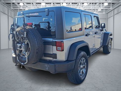 Used 2018 Jeep Wrangler Unlimited Rubicon w/ Cold Weather Group image 5