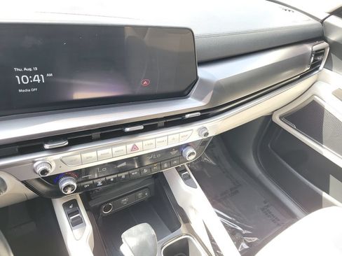 Certified 2024 Kia Telluride S w/ S Sunroof Package FWD image 14