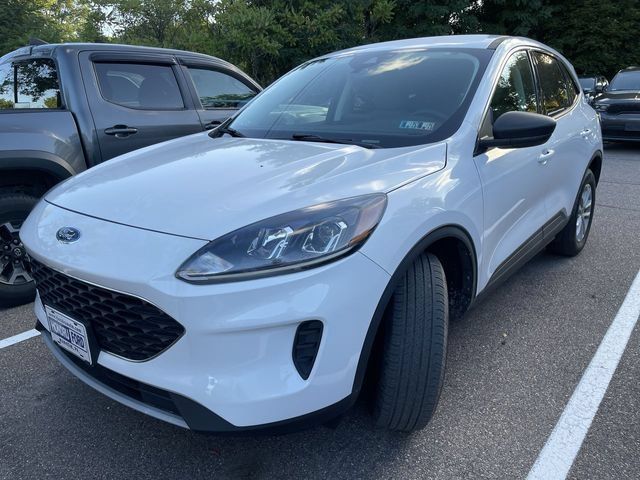 Certified 2022 Ford Escape SE w/ Convenience Package AWD/4WD image 2