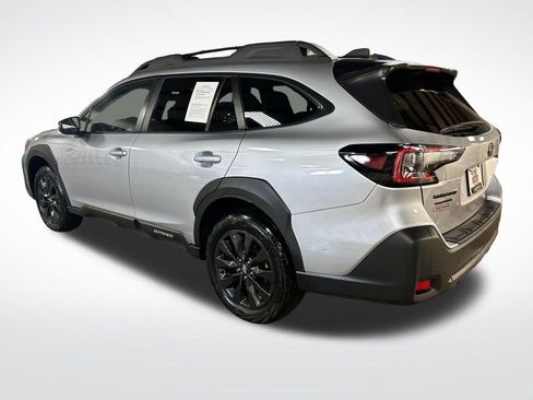 Used 2025 Subaru Outback Onyx Edition image 4