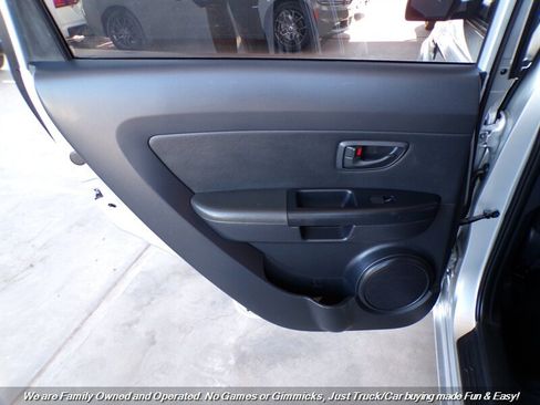 Used 2012 Kia Soul FWD image 17