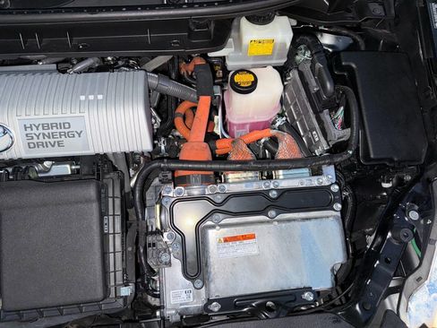 Used 2012 Toyota Prius V Two image 21