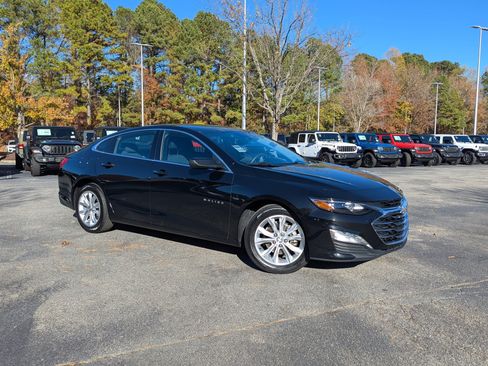 Used 2023 Chevrolet Malibu LT image 3