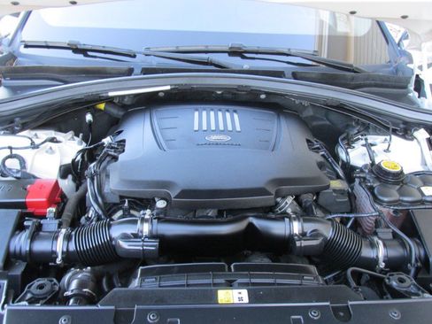 Used 2018 Land Rover Range Rover Velar S image 31