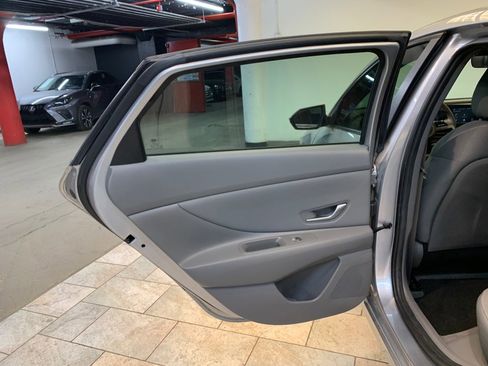 Used 2022 Hyundai Elantra SEL w/ Convenience + Premium Package image 36