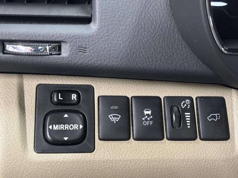 Used 2013 Toyota Highlander Limited AWD/4WD image 31
