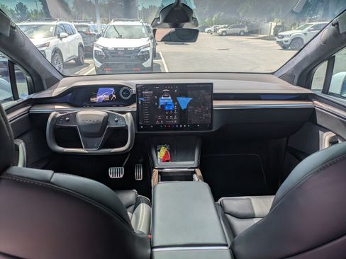 Used 2023 Tesla Model X AWD/4WD image 29