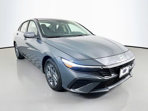 New 2026 Hyundai Elantra Blue image 3